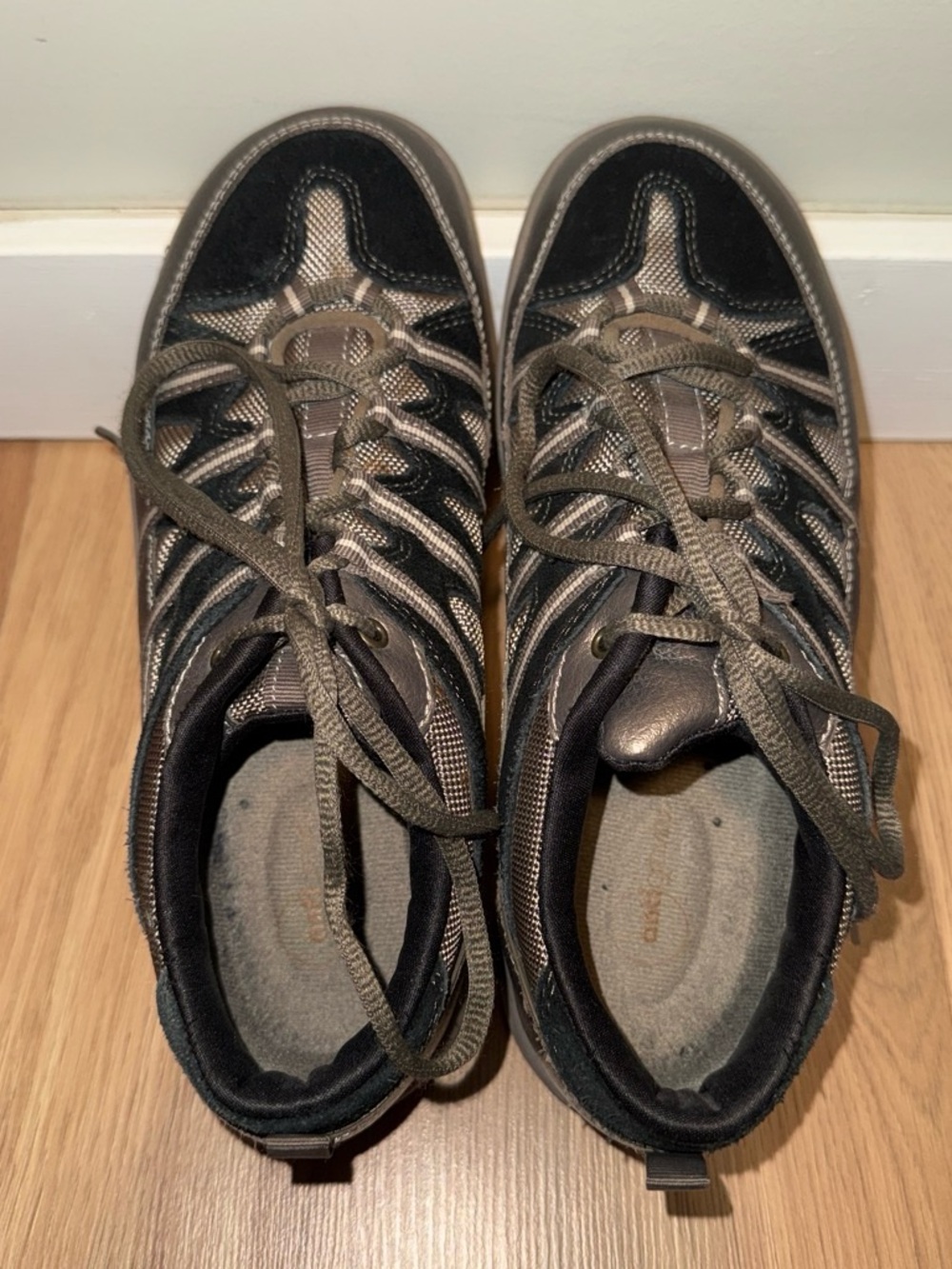 Easy Spirit Olive and Black Women's Athletic Lace-Up Sneakers